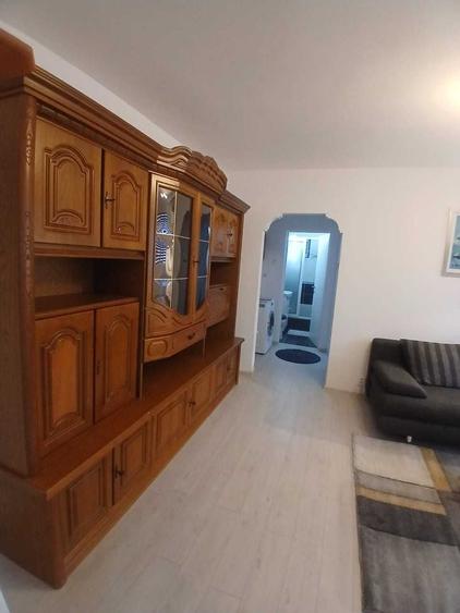 Apartament cu 2 camere semidecomandat în Cetate
