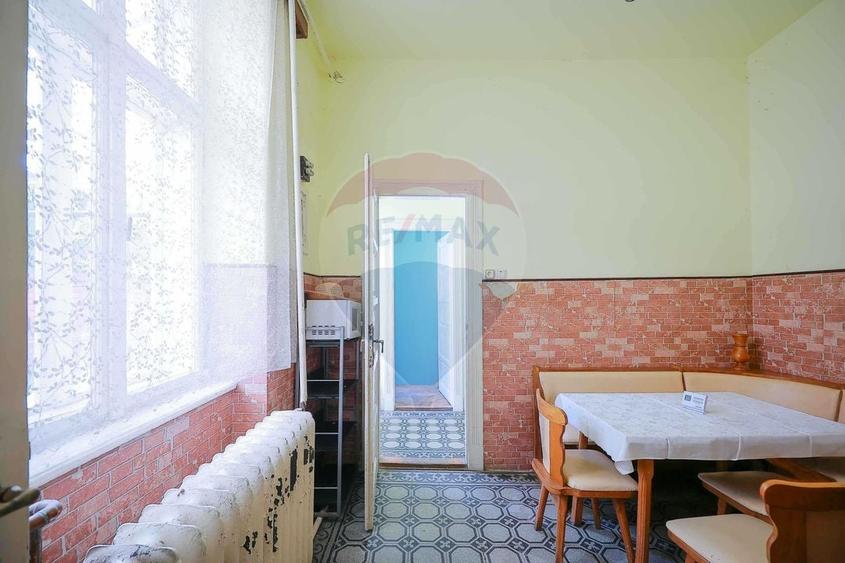 Apartament cu 3 camere semidecomandat în Ultracentral