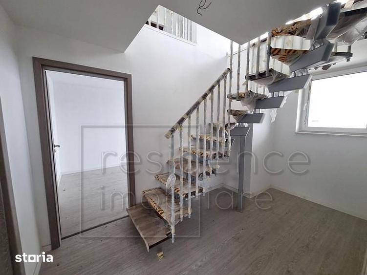 Apartament cu 4 camere decomandat în Gruia