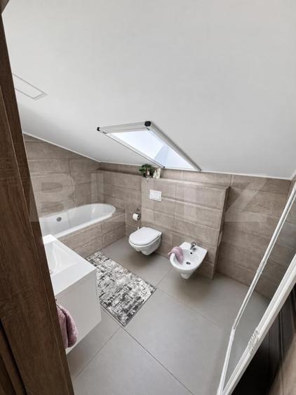 Apartament cu 4 camere decomandat, mobilat în Florilor