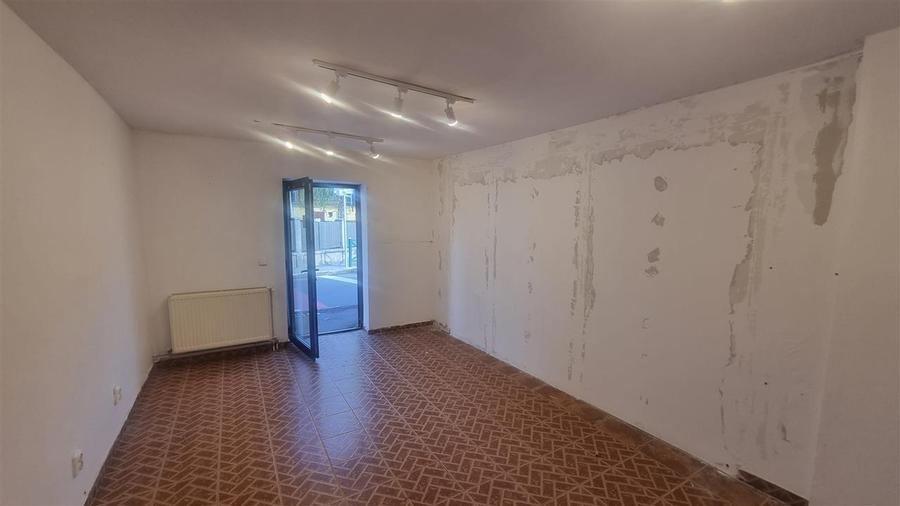 Spațiu comercial, de 80 mp, în Central
