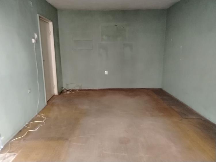 Apartament cu 3 camere decomandat în Tudor
