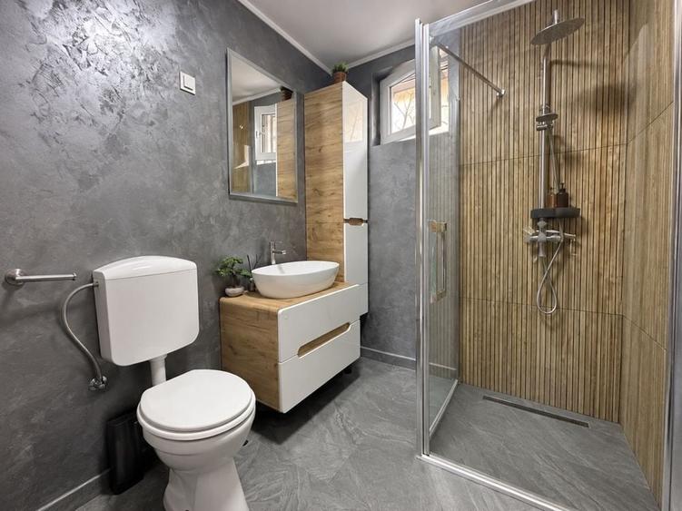 Casă cu 4 camere cu Teren 206 Mp în Eroilor