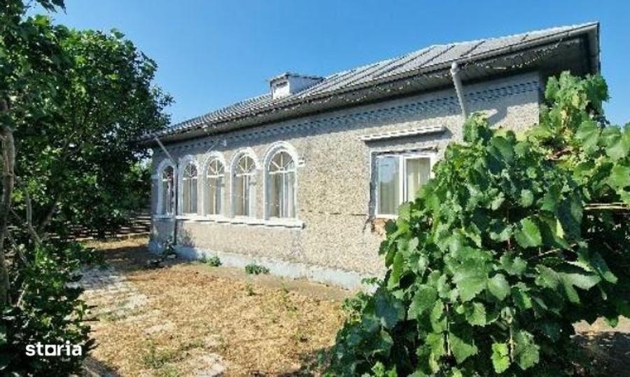 Casă cu 2 camere cu Teren 816 Mp în Curcani