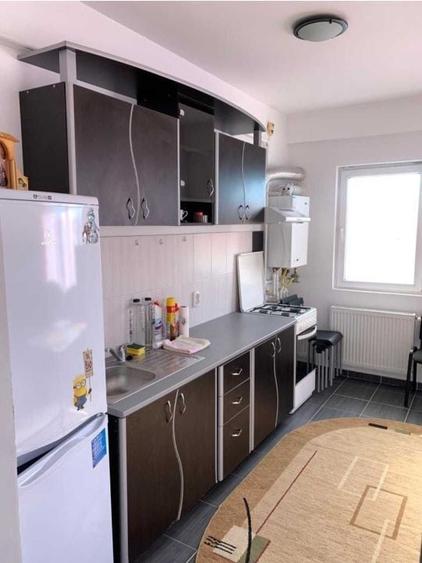 Apartament cu 2 camere semidecomandat, mobilat în Dobroești