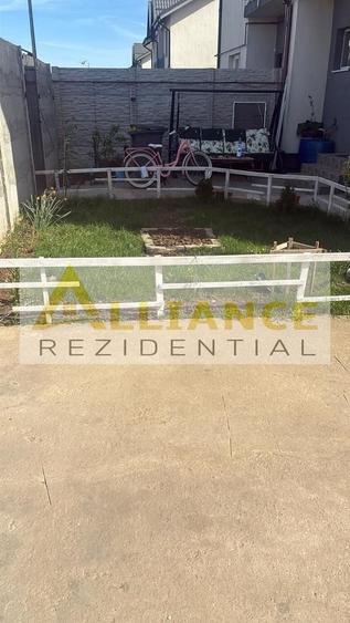 Duplex cu 4 camere cu Canalizare în Central