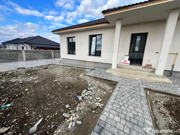 Casă cu 4 camere cu Teren 500 Mp în Unirea