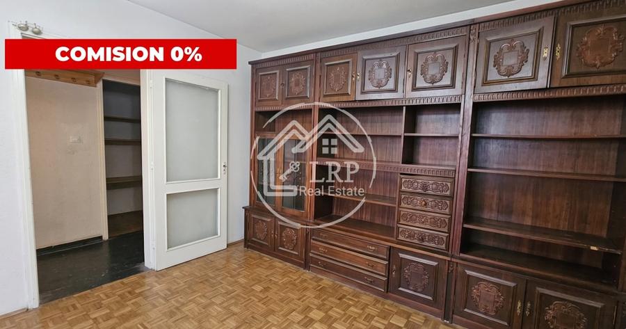 Apartament cu 3 camere semidecomandat în Universitate
