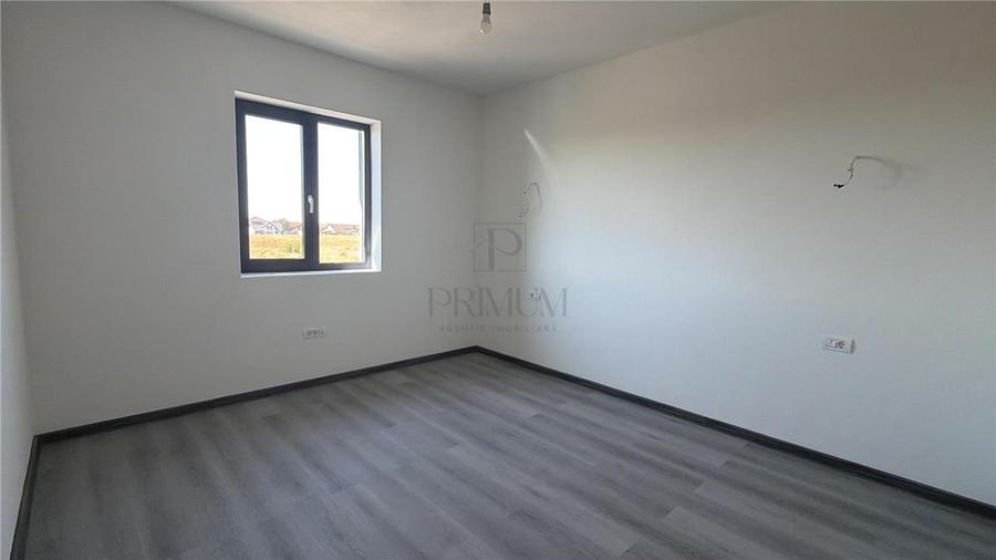 Duplex cu 4 camere cu Canalizare în Moșnița Nouă