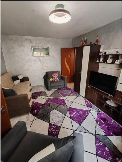 Apartament cu 2 camere decomandat în 7 Noiembrie