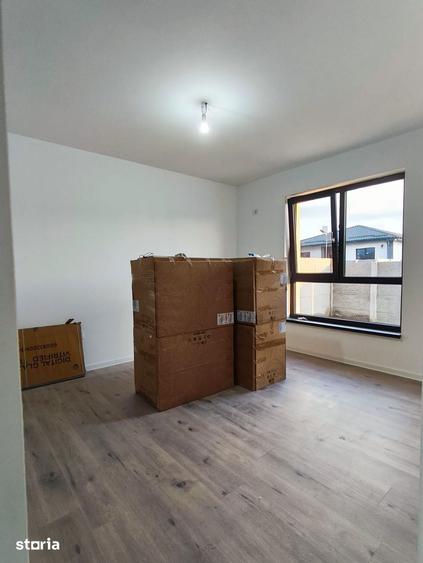 Casă cu 4 camere cu Teren 380 Mp în Joița