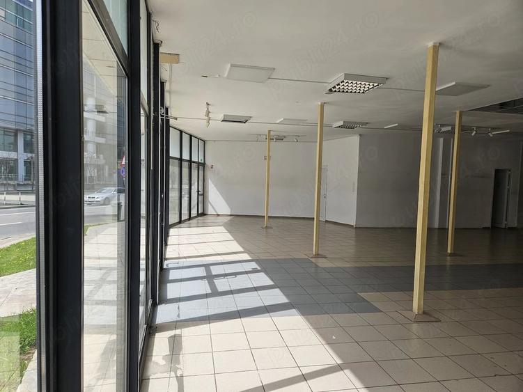 Spațiu comercial, de 320 mp, în Central