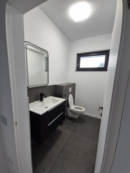 Duplex cu 4 camere cu Canalizare în Palazu Mare