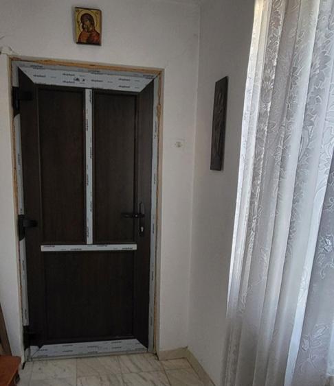 Casă cu 4 camere cu Teren 60000 Mp în Zvoriștea