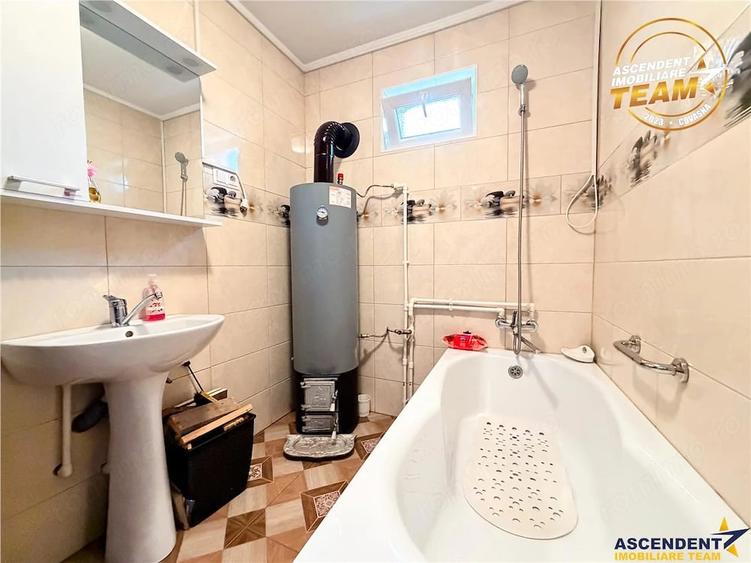 Casă cu 1 camere cu Teren 1315 Mp în Cernat