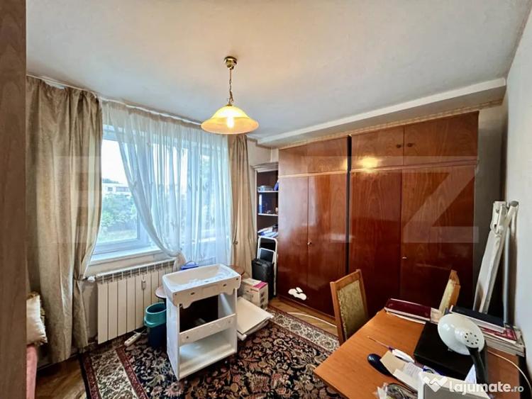 Apartament cu 3 camere semidecomandat în Andrei Mureșanu