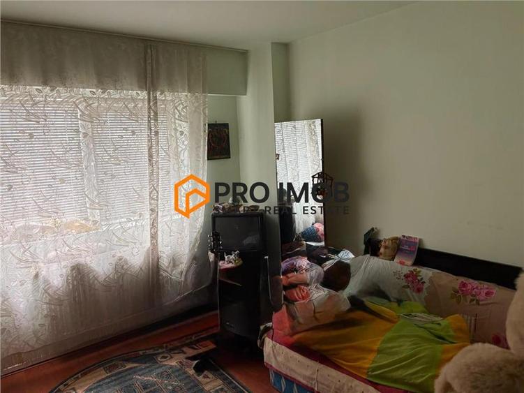 Apartament cu 4 camere decomandat în Unirii Sud