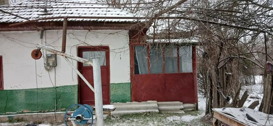 Casă cu 3 camere cu Teren 1600 Mp în Central