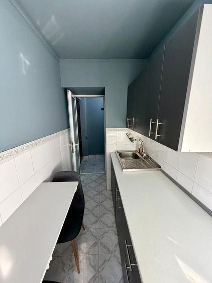 Apartament cu 2 camere semidecomandat, mobilat în Badea Cârțan