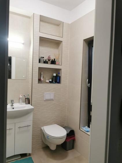 Casă cu 5 camere cu Teren 390 Mp în Brănești