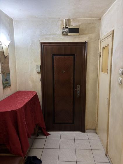 Apartament cu 3 camere decomandat în Exterior Vest