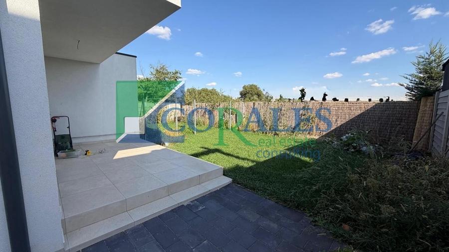 Duplex cu 4 camere cu Canalizare în Aradului