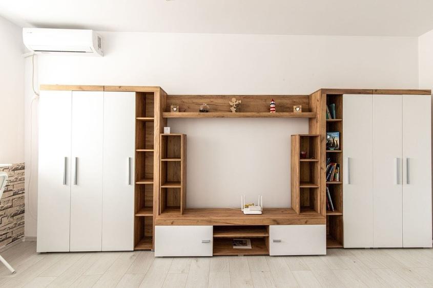 Apartament cu 3 camere semidecomandat în Dorobanți