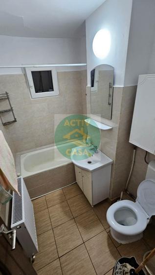 Apartament cu 3 camere semidecomandat în Est