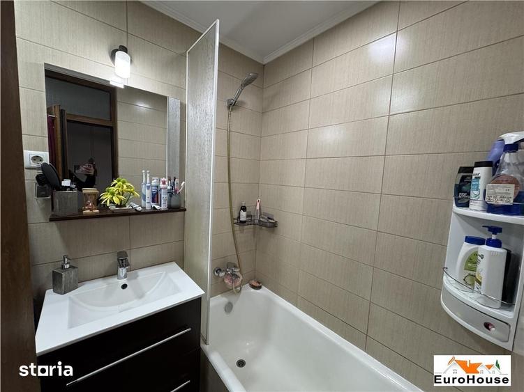 Apartament cu 5 camere în Cetate