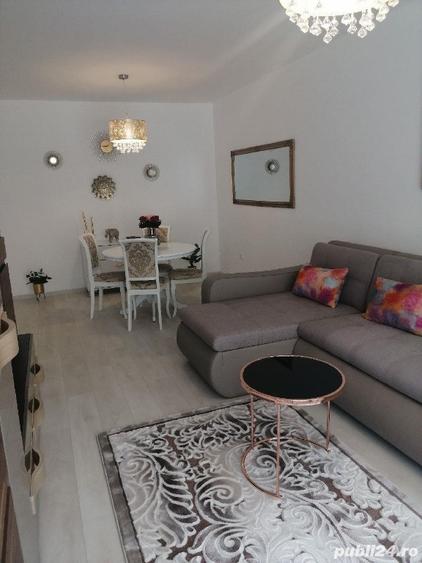 Apartament cu 3 camere decomandat în Girocului