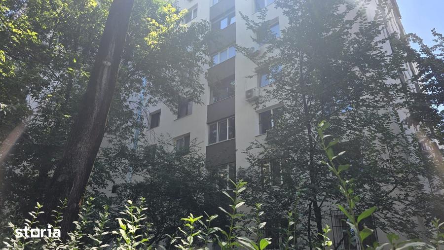 Apartament cu 4 camere în Crângași