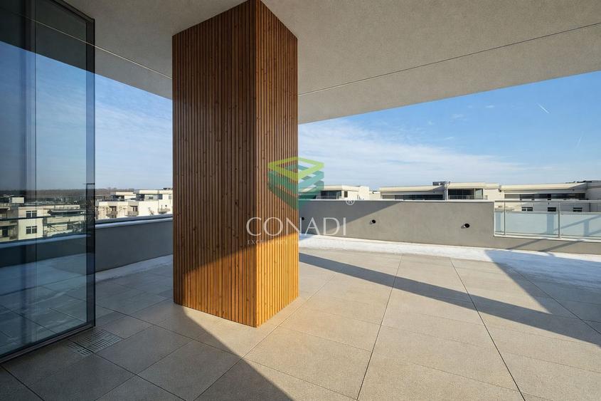 Apartament cu 5 camere semidecomandat în Băneasa