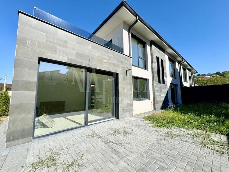 Duplex cu 5 camere cu Canalizare în Mănăștur