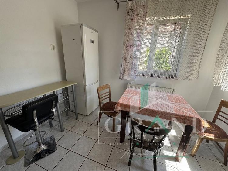 Casă individuală cu 4 camere cu Canalizare în Semicentral