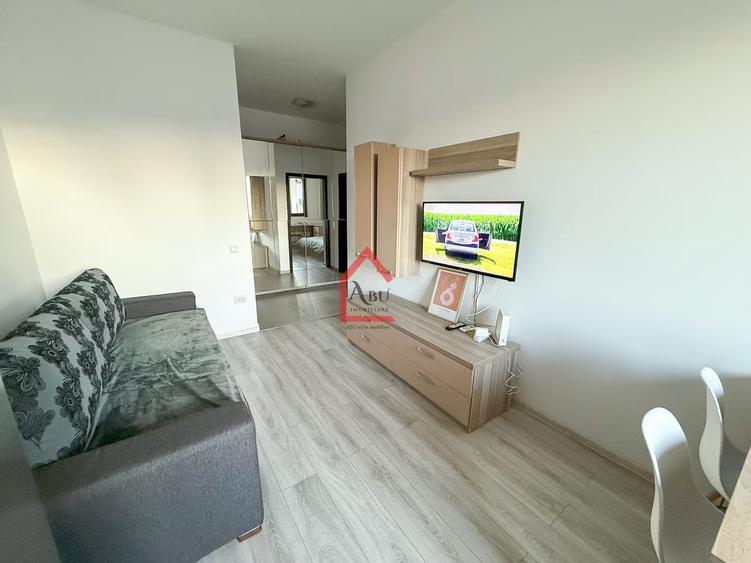 Apartament cu 2 camere semidecomandat, mobilat în Central