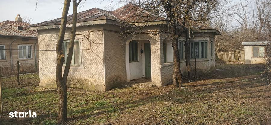 Casă cu 4 camere cu Teren 3500 Mp în Ghergheasa