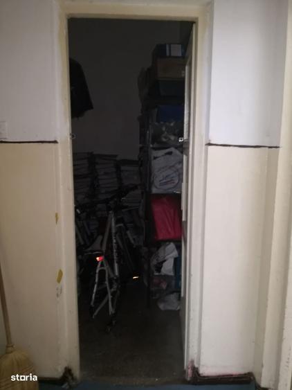 Spațiu comercial, de 90 mp, în Simeria