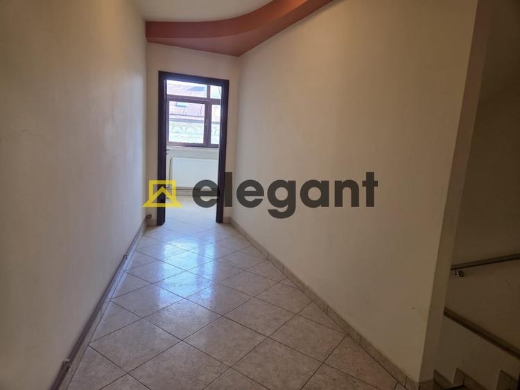 Casă cu 6 camere cu Canalizare în Central