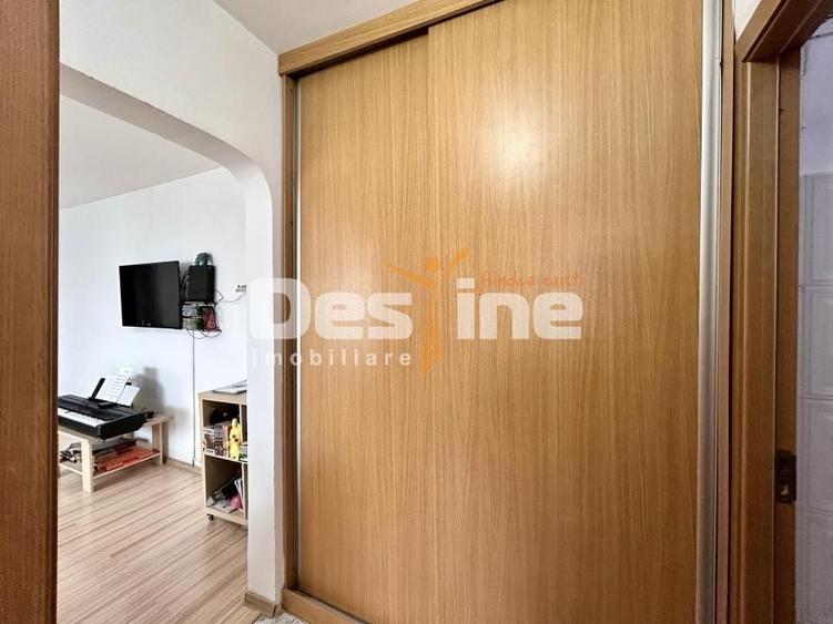 Apartament cu 2 camere semidecomandat, mobilat în Vest