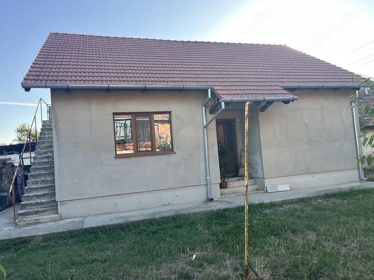 Casă cu Teren 1200 Mp în Utvin