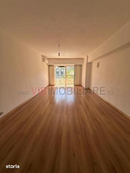 Apartament cu 4 camere decomandat în Centrul Civic
