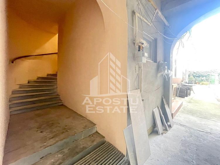 Apartament cu 3 camere semidecomandat în Ultracentral