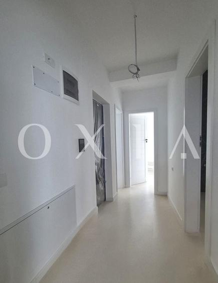Apartament cu 3 camere semidecomandat în Giroc