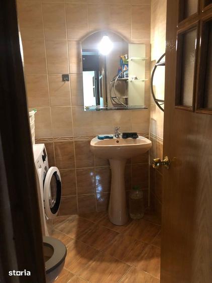 Apartament cu 3 camere decomandat, mobilat în Inel II