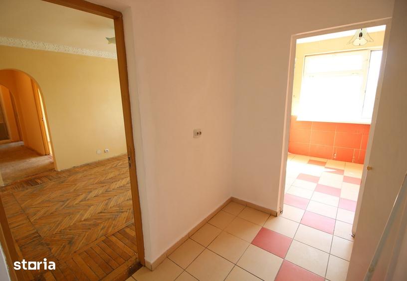 Apartament cu 3 camere semidecomandat în Țiglina 3