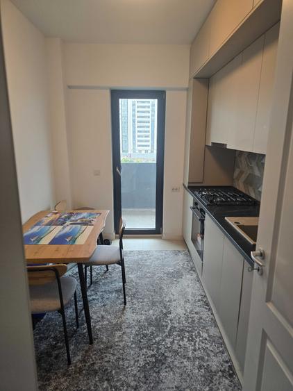 Apartament cu 3 camere decomandat, mobilat în Tătărași