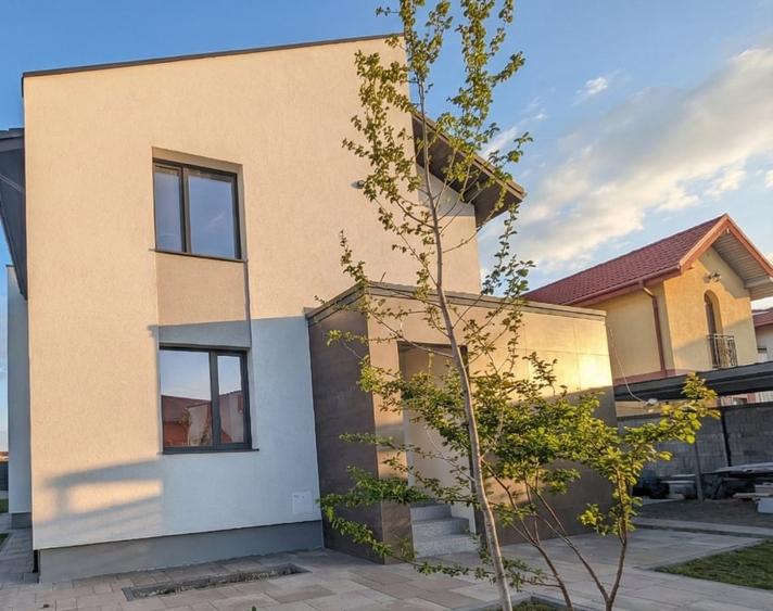 Casă individuală cu 6 camere cu Canalizare în Băneasa