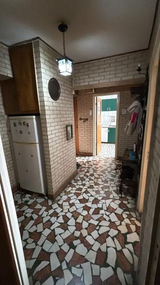 Apartament cu 4 camere semidecomandat, mobilat în Banu Manta
