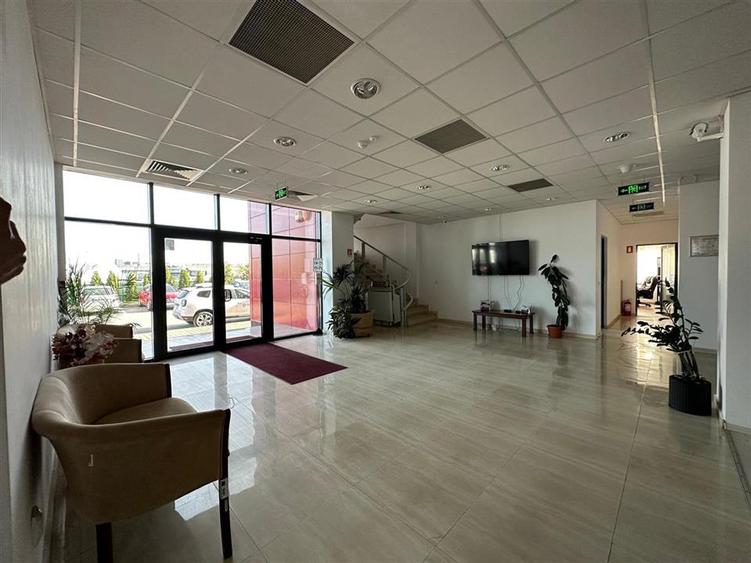 Birou, de 230 mp, în Brătuleni