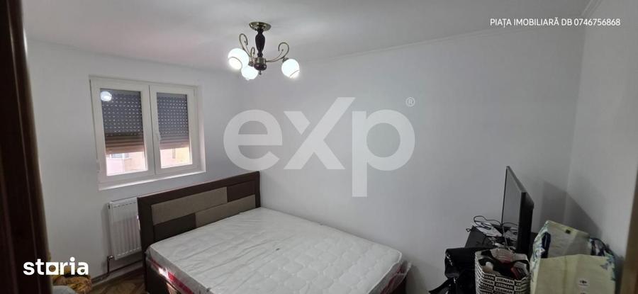 Apartament cu 3 camere decomandat, mobilat în Micro 6